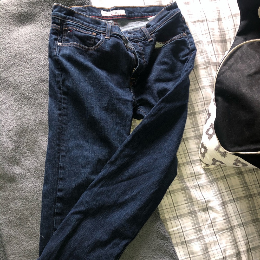 •Tommy Hilfiger Jeans